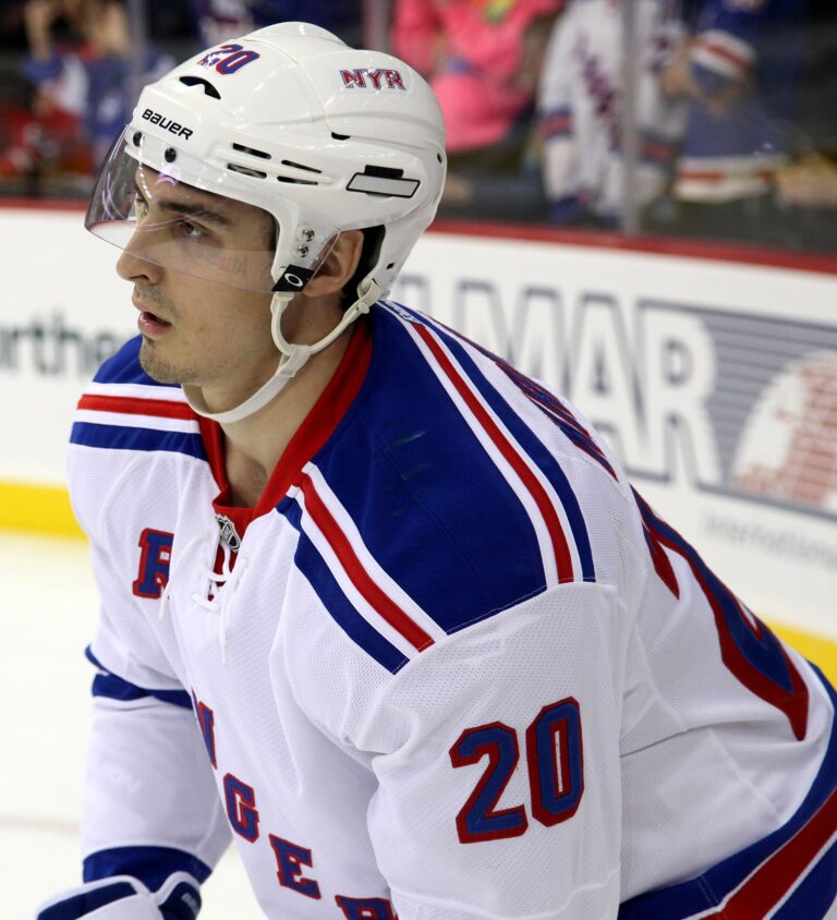 Canadiens Extend Martin St. Louis and Sign Chris Kreider as NHL Camps Open