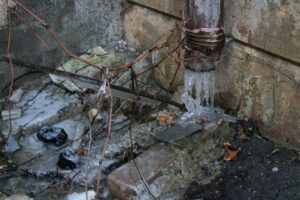 How to Prevent Frozen Pipes This Winter in Canada