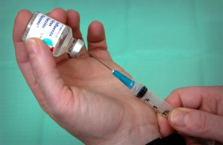 PHAC bought 870,000 bird flu shots. Provinces got 39,200 PHAC bought 870,000 bird flu shots. Provinces got 39,200