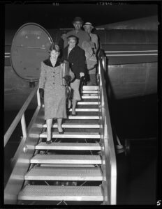 On This Day: Marilyn Bell Swims Across Lake Ontario at 16, Sept. 9, 1954 On This Day: Marilyn Bell Swims Across Lake Ontario at 16, Sept. 9, 1954