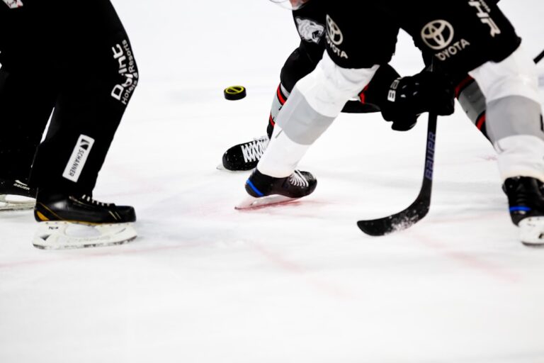 McDavid Brushes Off Scary Collision at Oilers Camp