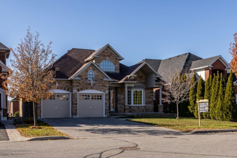 Toronto Home Prices Dip Below Million Again as Winnipeg Sets a Price Record Toronto Home Prices Dip Below Million Again as Winnipeg Sets a Price Record