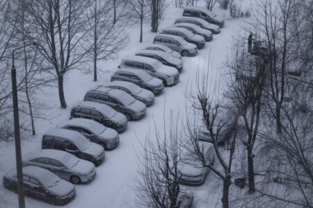 How to Build a Winter Car Emergency Kit: A Step-by-Step Guide for Canadian Drivers How to Build a Winter Car Emergency Kit: A Step-by-Step Guide for Canadian Drivers