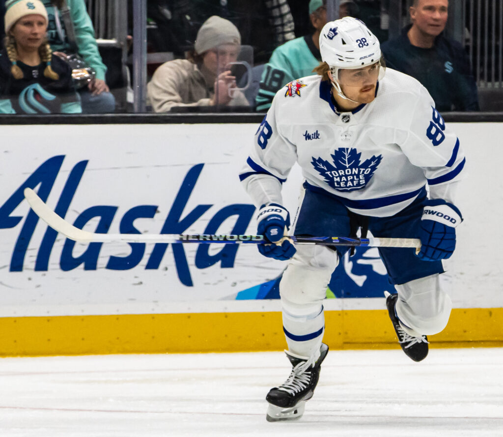 Canadiens Spoil McKenna Debut as NHL Season Opens