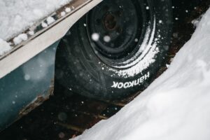 How to Switch to Winter Tires: A Step-by-Step Guide for Canadian Drivers How to Switch to Winter Tires: A Step-by-Step Guide for Canadian Drivers