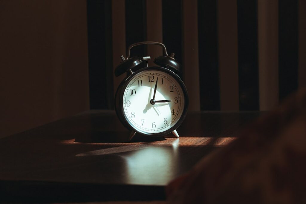 Journal Analysis Backs Standard Time as Clocks Stay Put