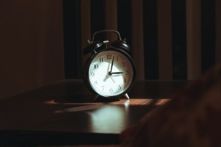 Journal Analysis Backs Standard Time as Clocks Stay Put Journal Analysis Backs Standard Time as Clocks Stay Put
