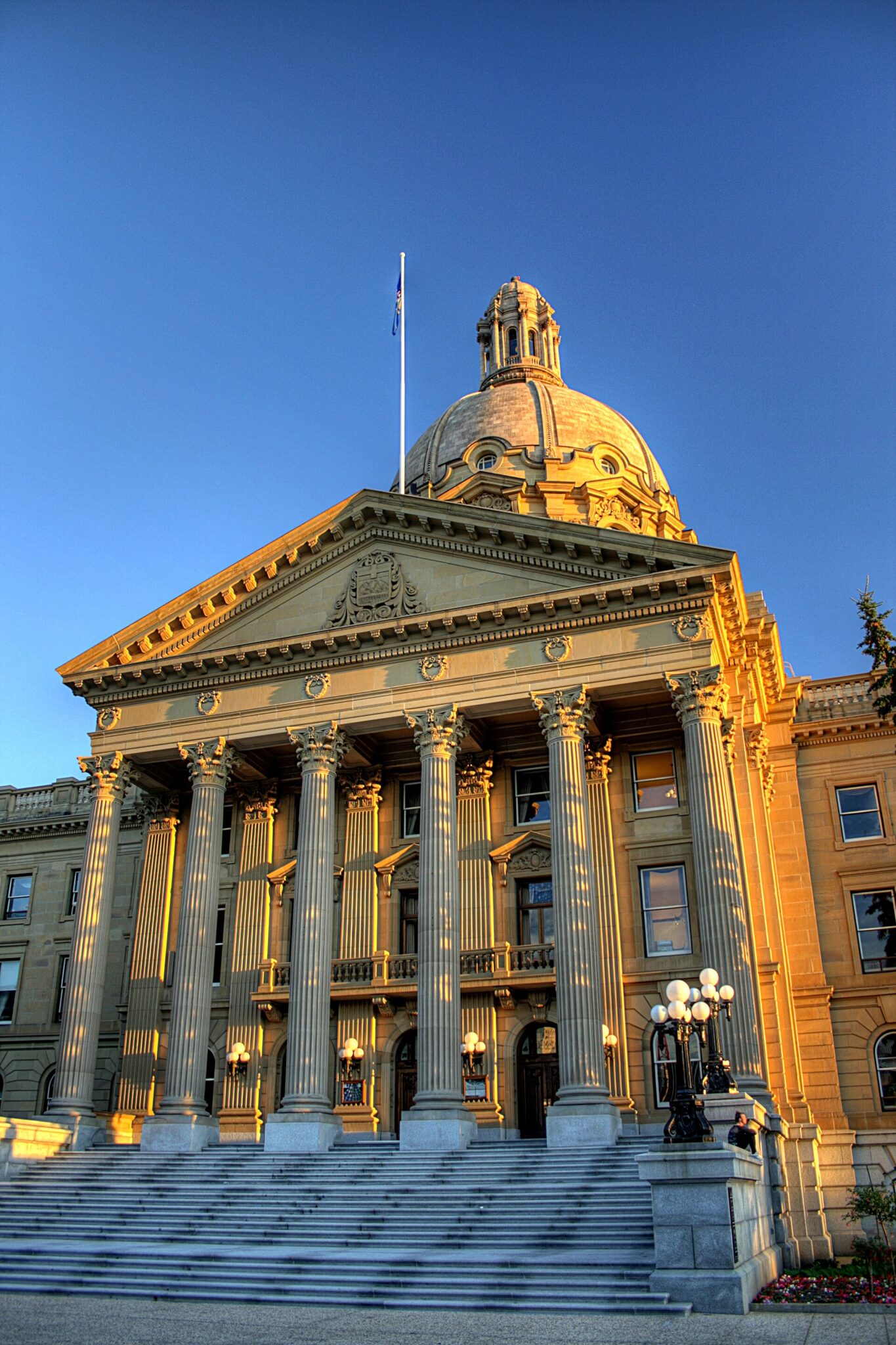 Alberta referendum: 174,532 vote on first advance day