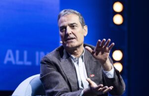 Bell sells 49.9% of new tower company to La Caisse Bell sells 49.9% of new tower company to La Caisse