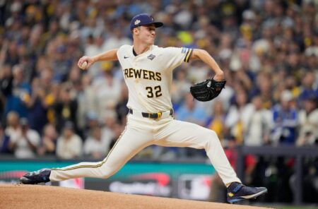 Brewers edge Rays 3-2 in World Series Game 1