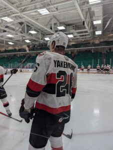 Yakemchuk’s late power-play goal lifts Senators over Flyers Yakemchuk’s late power-play goal lifts Senators over Flyers