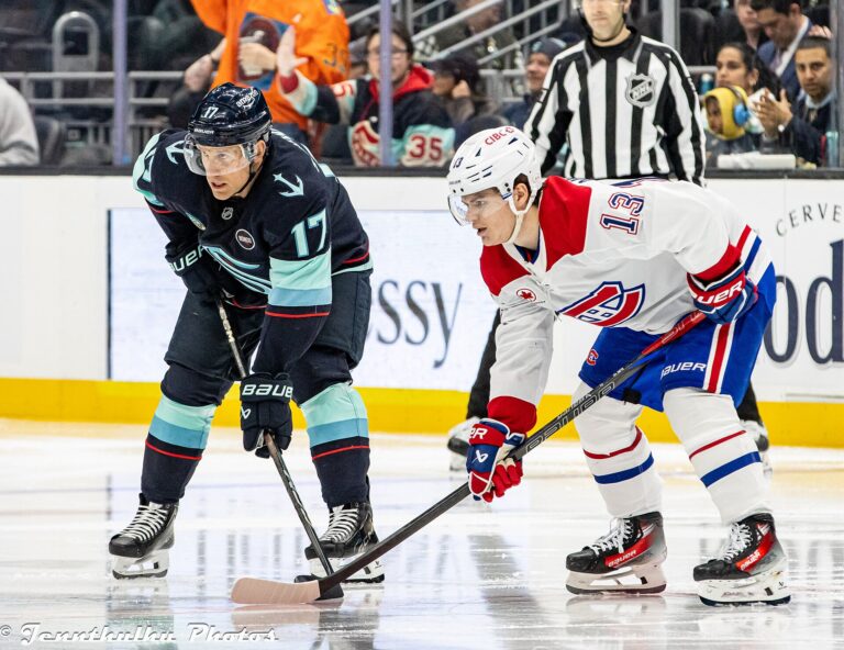 Caufield, Newhook score twice as Canadiens top Stars 5-2