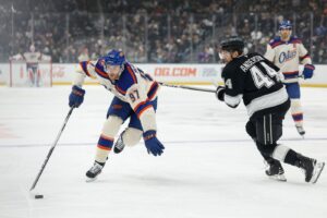 McDavid has five points as Oilers rout Mammoth 6-2 McDavid has five points as Oilers rout Mammoth 6-2