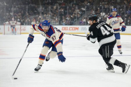 McDavid has five points as Oilers rout Mammoth 6-2 McDavid has five points as Oilers rout Mammoth 6-2