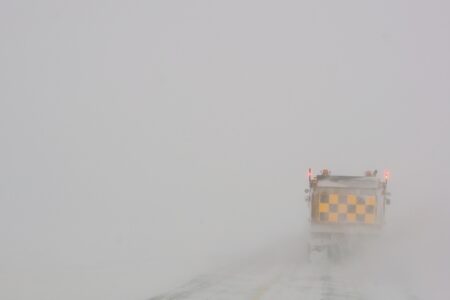 How to build a winter car emergency kit in Canada How to build a winter car emergency kit in Canada