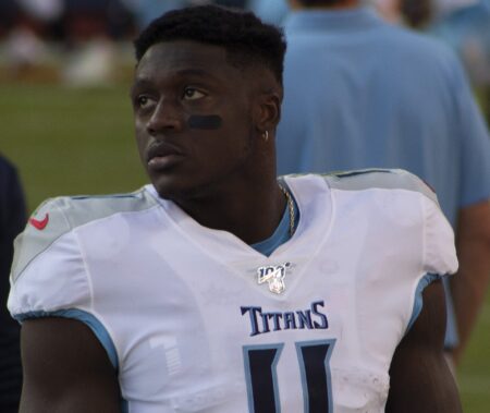 A.J. Brown returns to practice for Patriots A.J. Brown returns to practice for Patriots