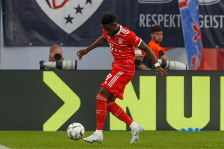 Davies scores as Bayern and Arsenal draw 2-2