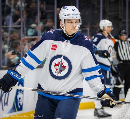 Perfetti scores twice as Jets beat Wild 5-2 Perfetti scores twice as Jets beat Wild 5-2