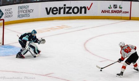 Farabee has three points as Flames beat Red Wings 4-1 Farabee has three points as Flames beat Red Wings 4-1