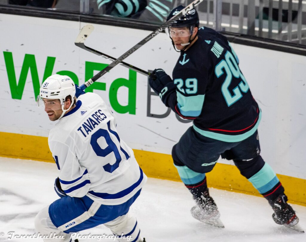 Tavares week to week with lower-body injury, Leafs say