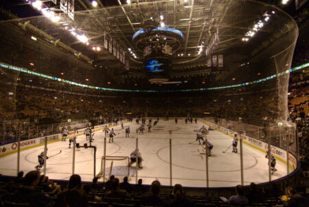 Stecher scores late as Maple Leafs edge Rangers 5-4