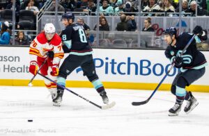 Pospisil’s late goal lifts Flames past Ducks 4-2 Pospisil’s late goal lifts Flames past Ducks 4-2