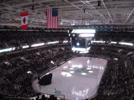 Askarov makes 41 saves as Sharks beat Senators 6-2