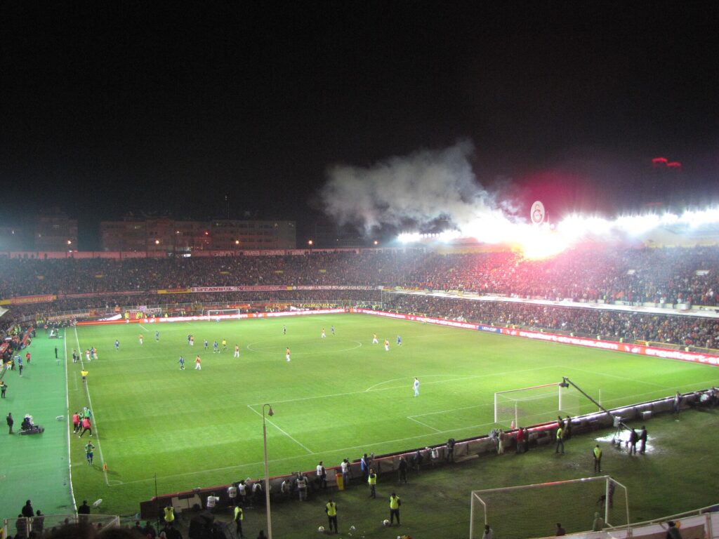 Osimhen scores twice as Galatasaray beat Fenerbahce 2-1