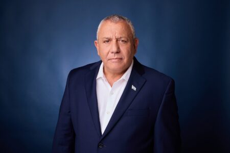 Trump backs Netanyahu as Israel polls show deadlock Trump backs Netanyahu as Israel polls show deadlock