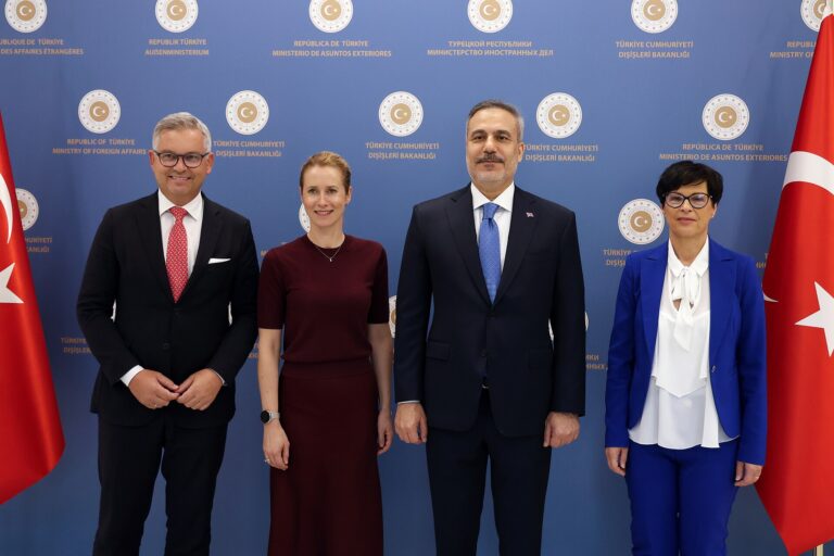 Eight nations in Istanbul urge diplomacy, not Iran strike