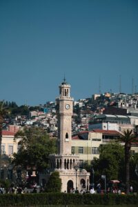 Izmir mayor defects to Erdogan’s AK Party, protests follow Izmir mayor defects to Erdogan’s AK Party, protests follow