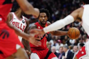 Leonard scores 23 as Raptors rout Bulls 135-92 in opener Leonard scores 23 as Raptors rout Bulls 135-92 in opener