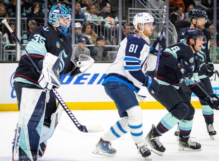 Connor scores late winner as Jets edge Avalanche 3-2 Connor scores late winner as Jets edge Avalanche 3-2