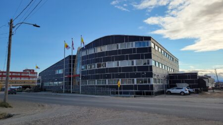 Nunavut premier warns lands bill could delay devolution