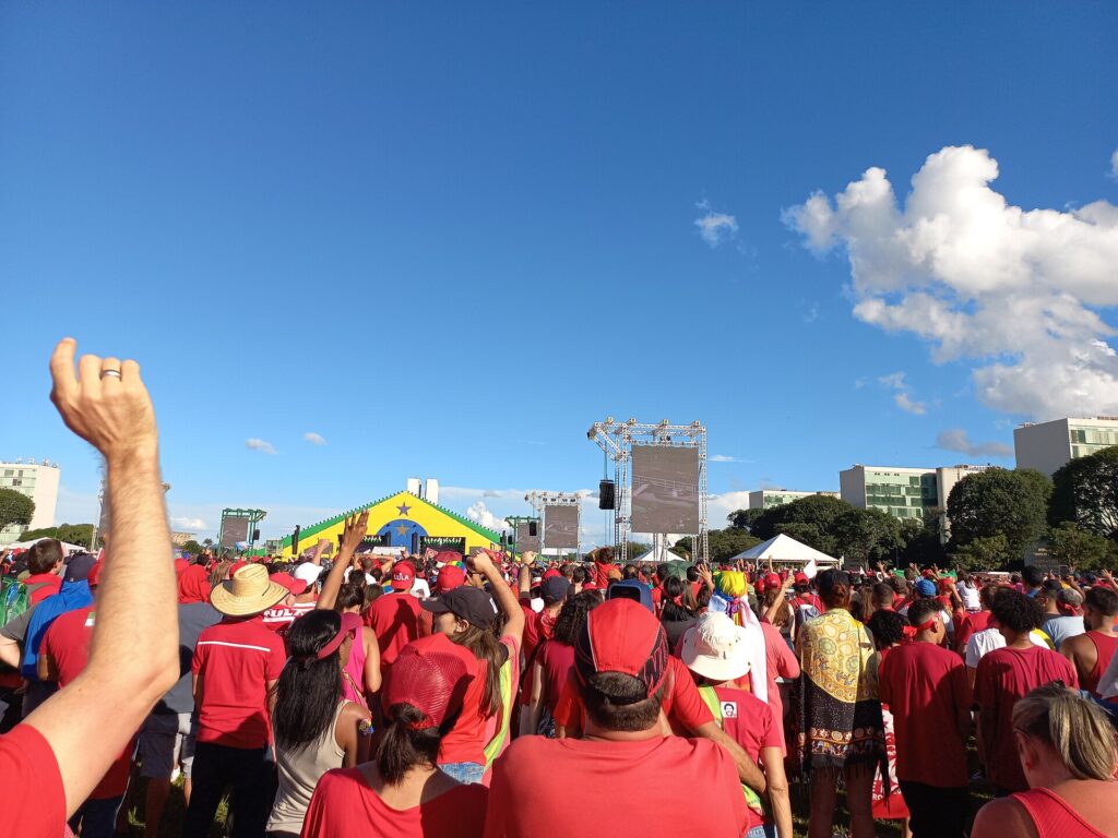 Brazil court orders Meta to treat Lula, Bolsonaro equally Brazil court orders Meta to treat Lula, Bolsonaro equally