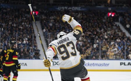 Golden Knights Hold Off Canucks 3-2 in Vancouver Golden Knights Hold Off Canucks 3-2 in Vancouver