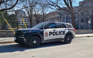 SIU clears Ottawa officers after man falls from garage rail SIU clears Ottawa officers after man falls from garage rail
