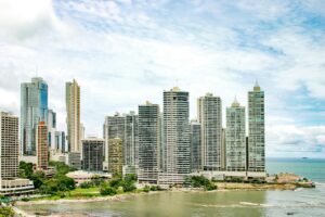 Magnitude 7.7 quake hits Panama, injuring at least 27 Magnitude 7.7 quake hits Panama, injuring at least 27