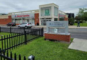 Quebec pharmacists report slow flu, COVID vaccine supply Quebec pharmacists report slow flu, COVID vaccine supply