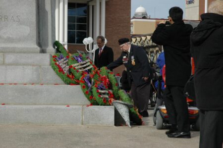 How to wear a poppy in Canada: 2026 dates and rules