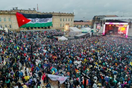 62,000 march in Colombia against De la Espriella, he says