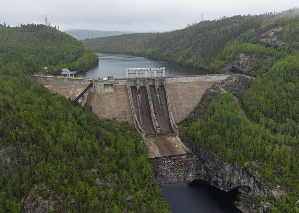 Ottawa pauses dam fish rules after B Hydro-Québec warning Ottawa pauses dam fish rules after B Hydro-Québec warning