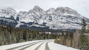 Strong El Niño points to a mild start to winter in the West Strong El Niño points to a mild start to winter in the West
