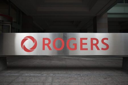 Rogers to charge 1.6% fee on credit card bill payments Rogers to charge 1.6% fee on credit card bill payments