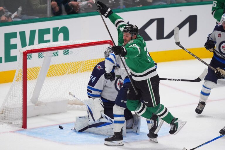 Hintz scores in OT as Stars beat Jets 3-2