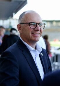 Gillingham leads Winnipeg mayoral race, but many undecided Gillingham leads Winnipeg mayoral race, but many undecided