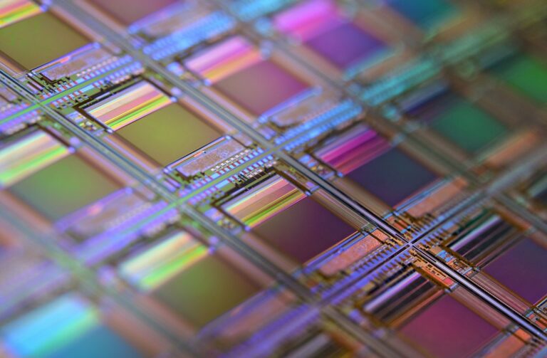 Femtum Opens Québec City Laser Factory for Chipmakers