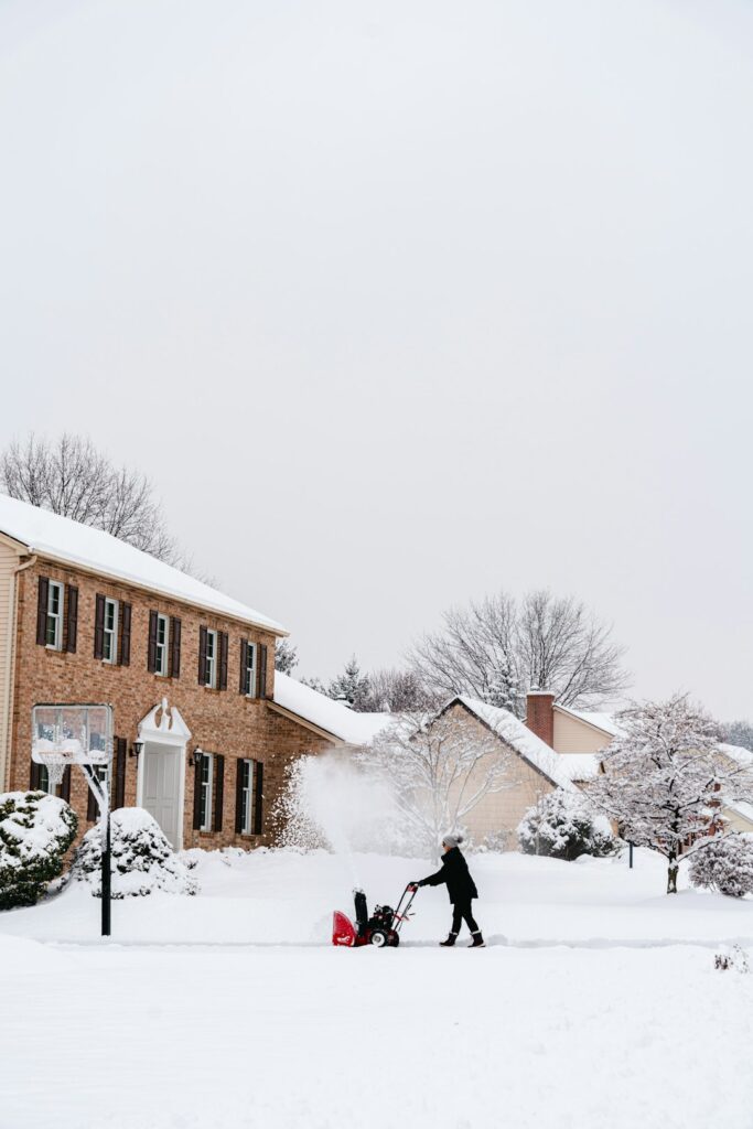Best snow shovels on Amazon.ca for winter