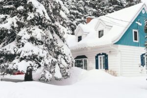 How to shovel snow safely in Canada How to shovel snow safely in Canada