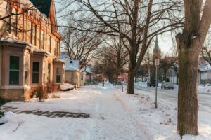Sidewalk snow clearing rules in Canada by city Sidewalk snow clearing rules in Canada by city